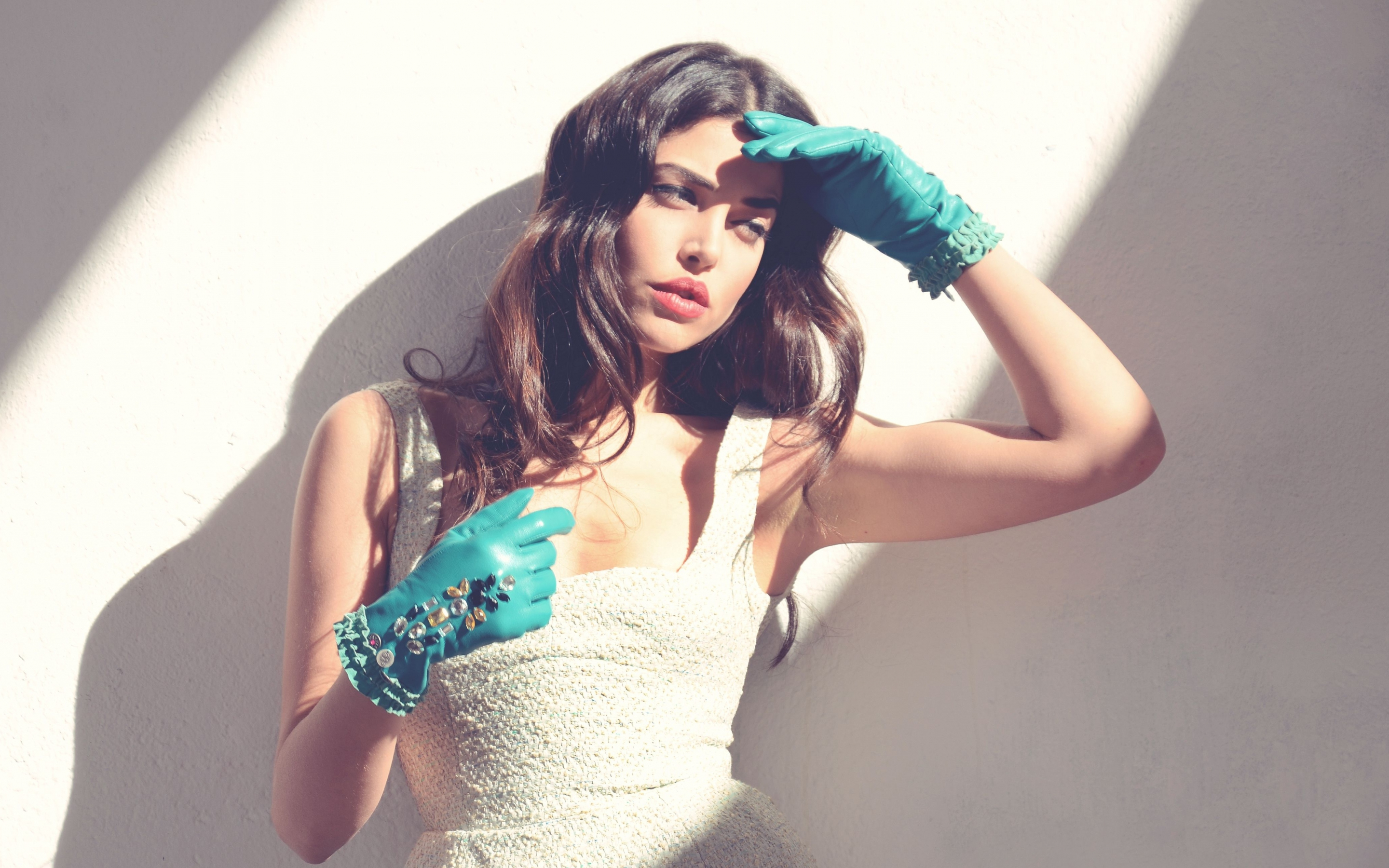 Girl model, blue gloves, hot, white dress, 2880x1800 wallpaper