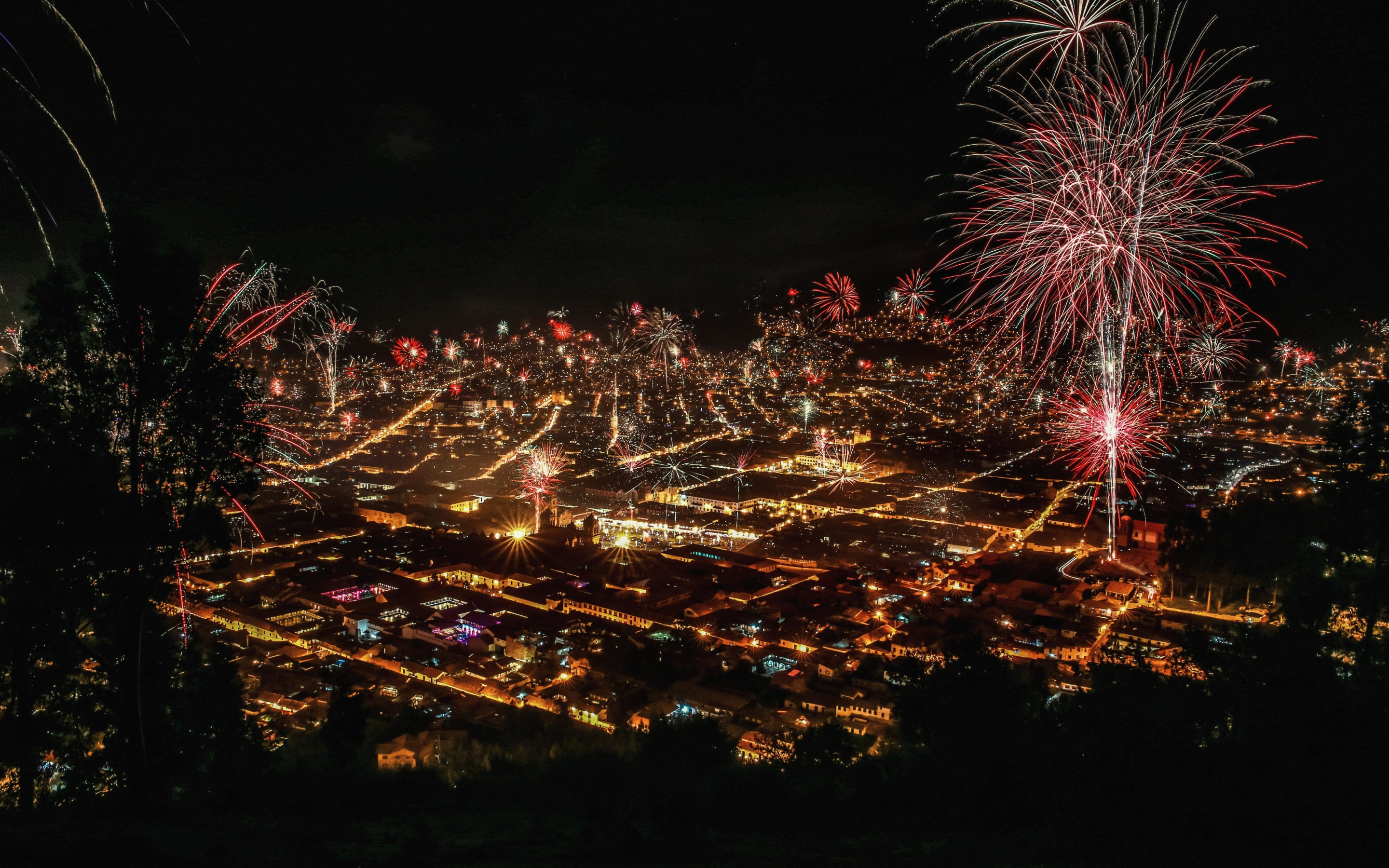 Dark, celebration, night, fireworks, city, 2880x1800 wallpaper