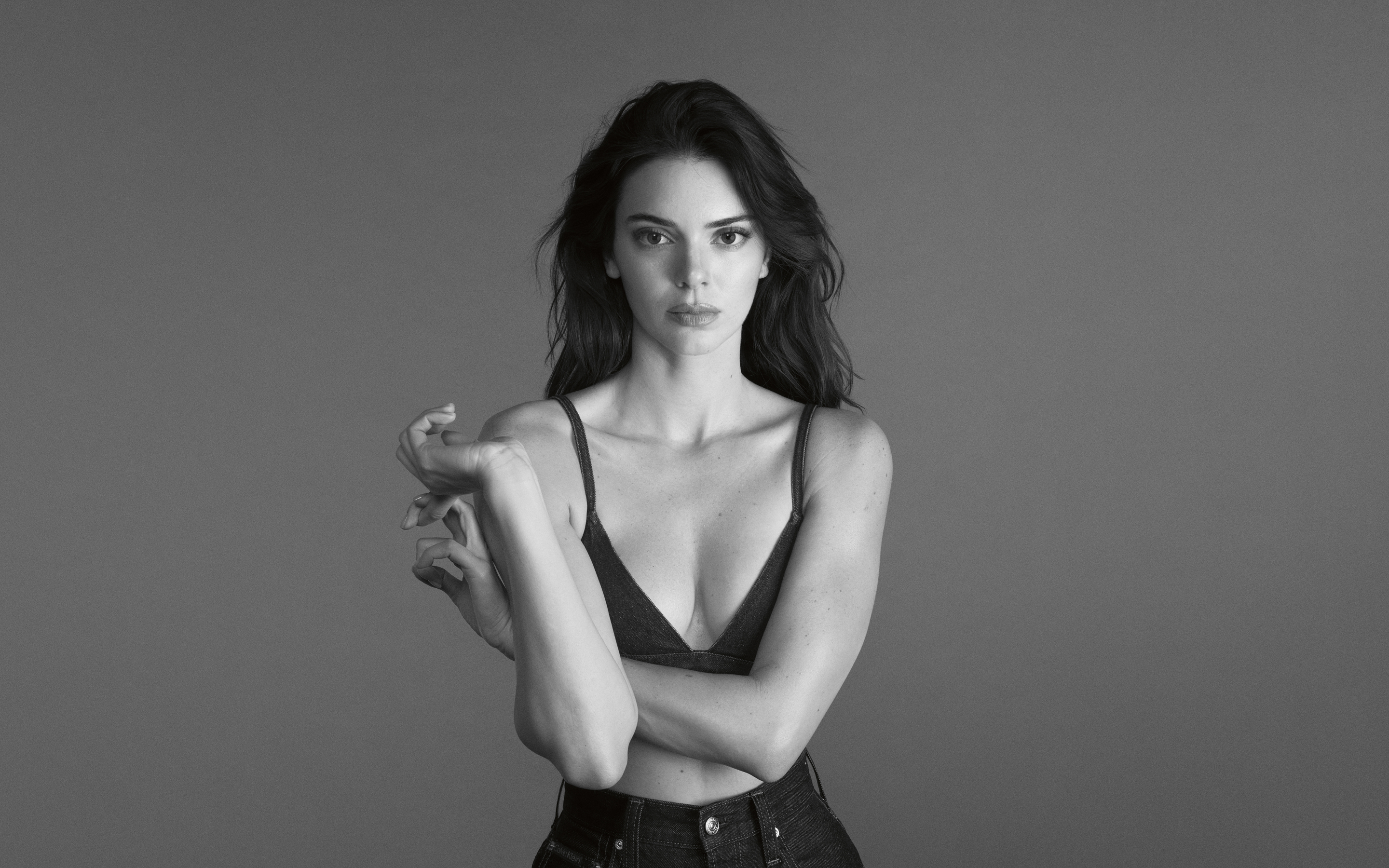 Kendall Jenner, Calvin Klein Spring 2023 campaign, bw, 2880x1800 wallpaper