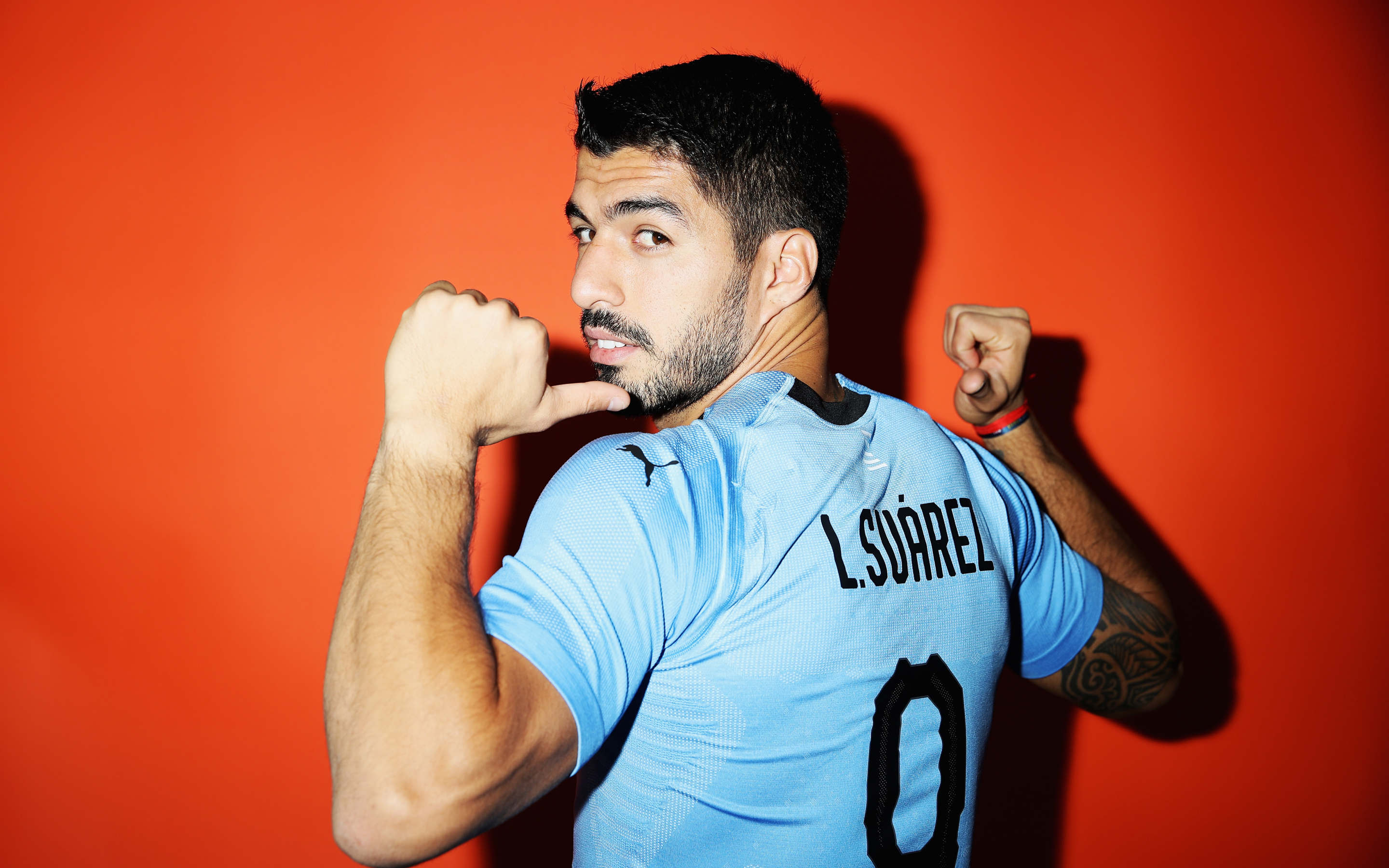 Luis Suárez, soccer, player, photoshoot, 2880x1800 wallpaper