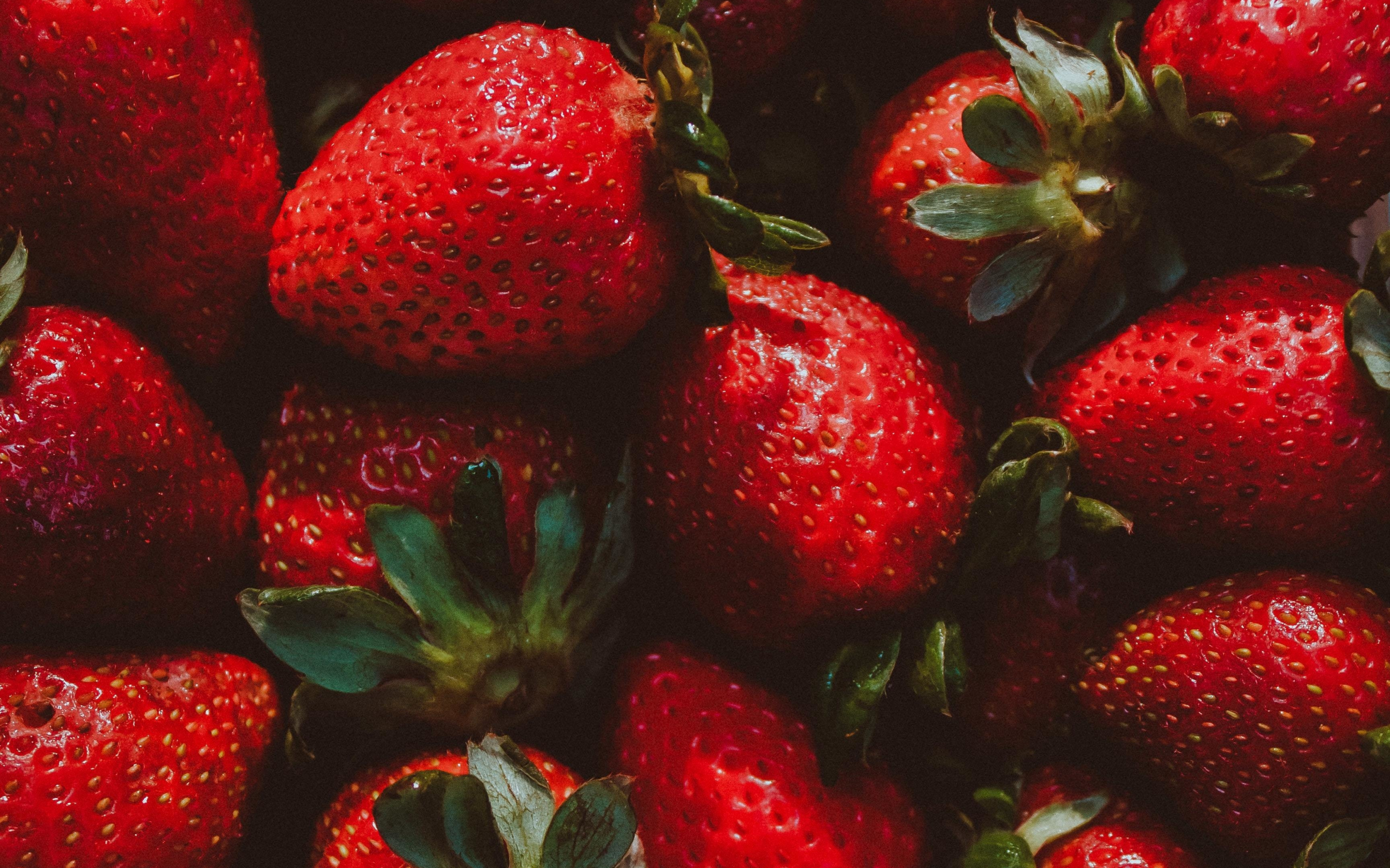 Strawberry, red fruit, fresh, 2880x1800 wallpaper