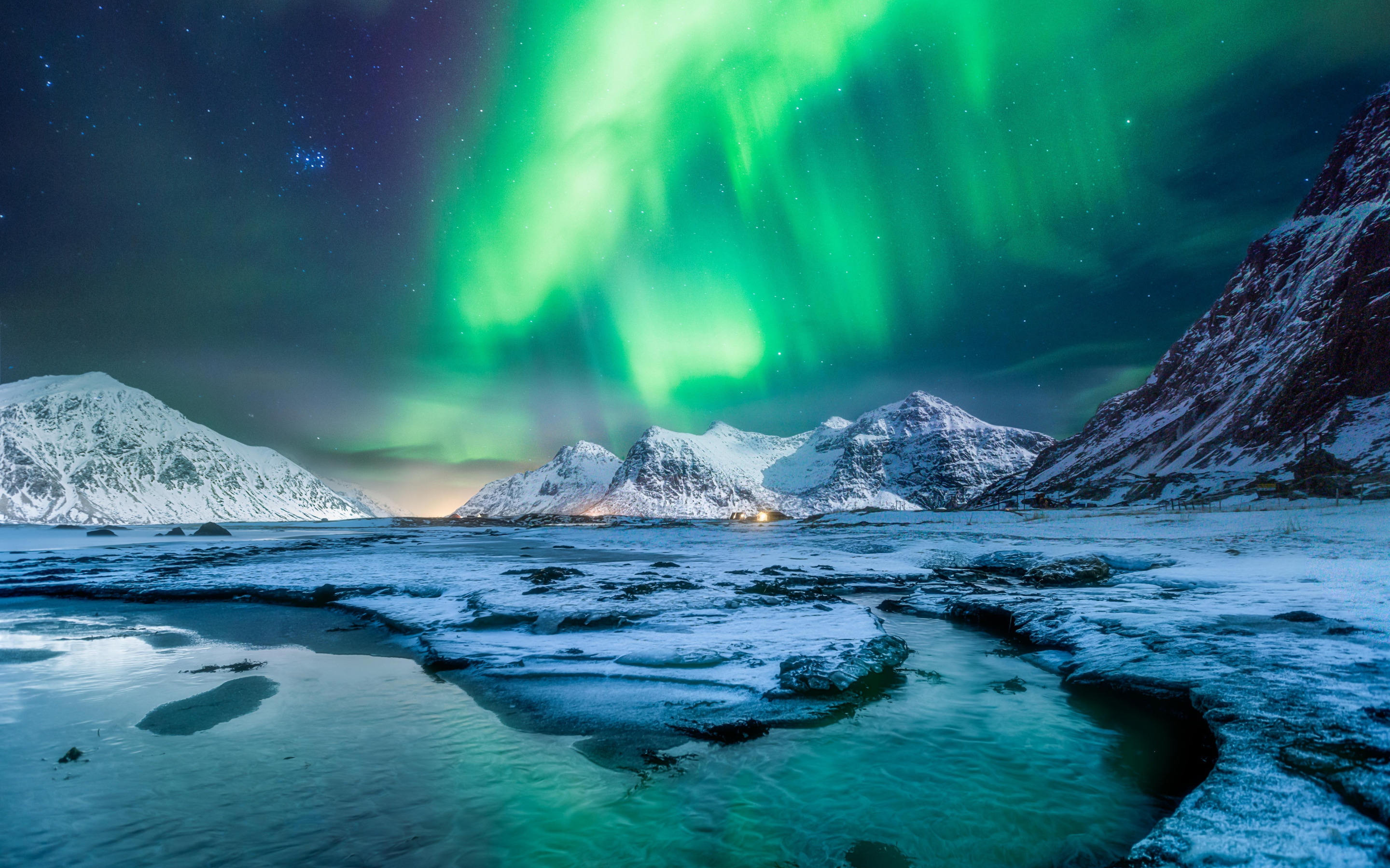 Northern Lights, coast, mountains, Norway, 2880x1800 wallpaper