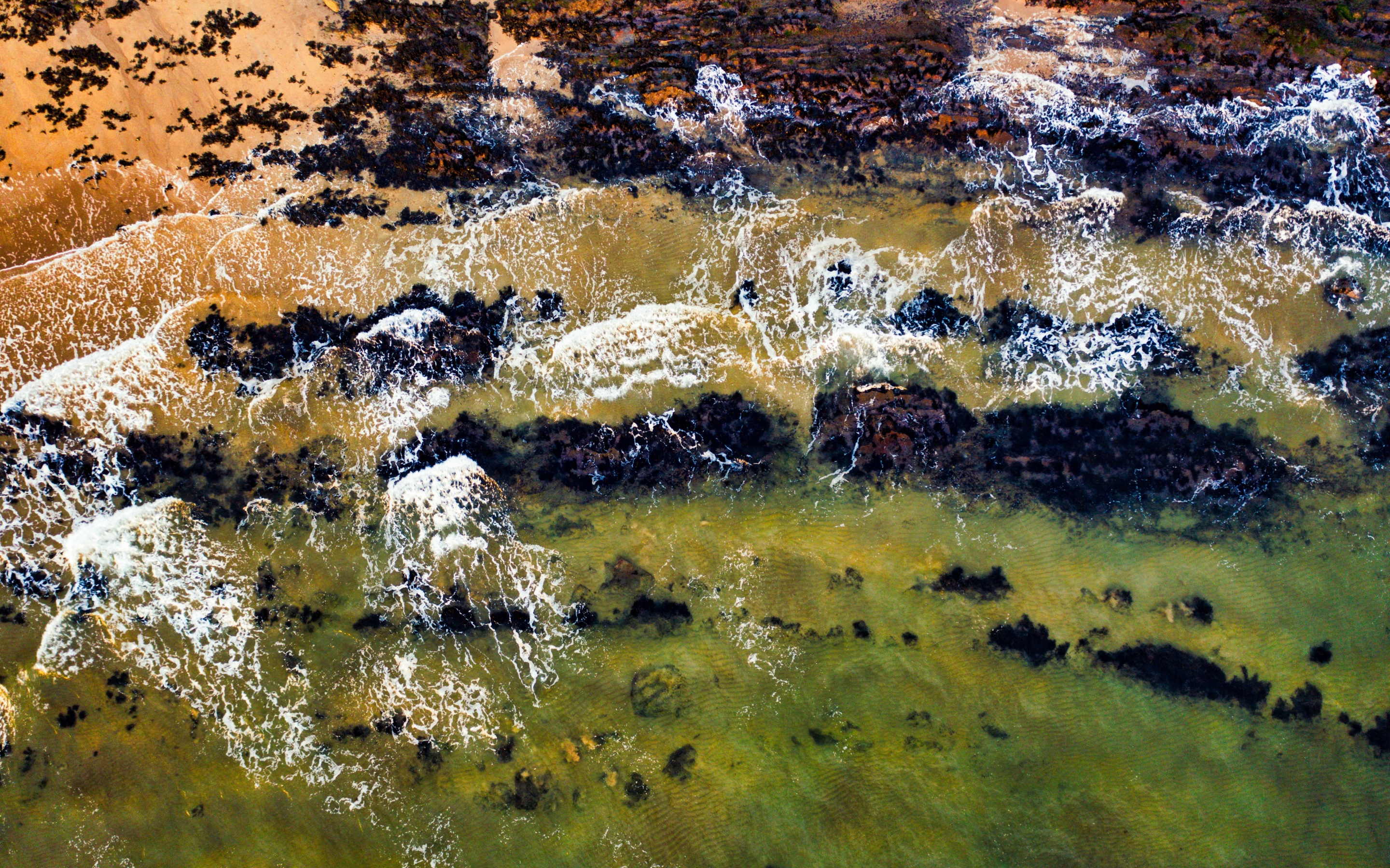 Green, body of water, waves, coast, 2880x1800 wallpaper