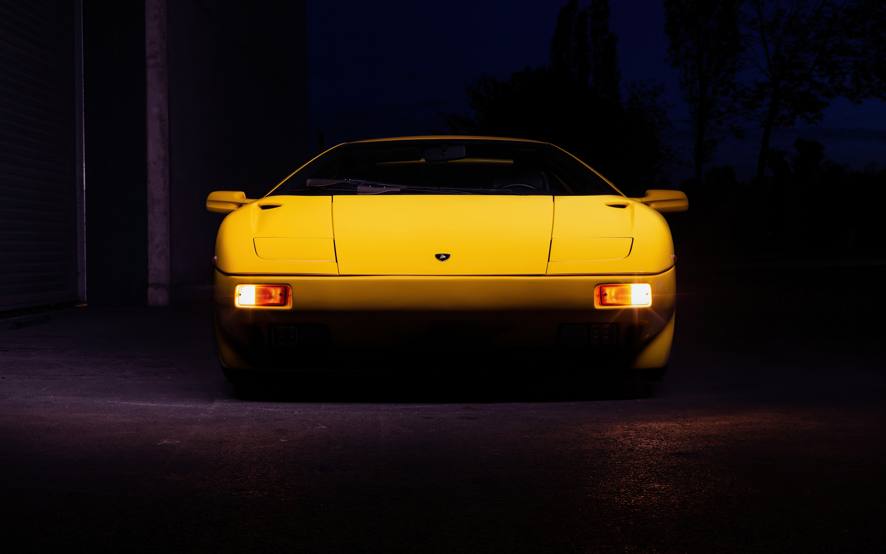 2022 Classic Lamborghini Diablo, yellow car, 2880x1800 wallpaper
