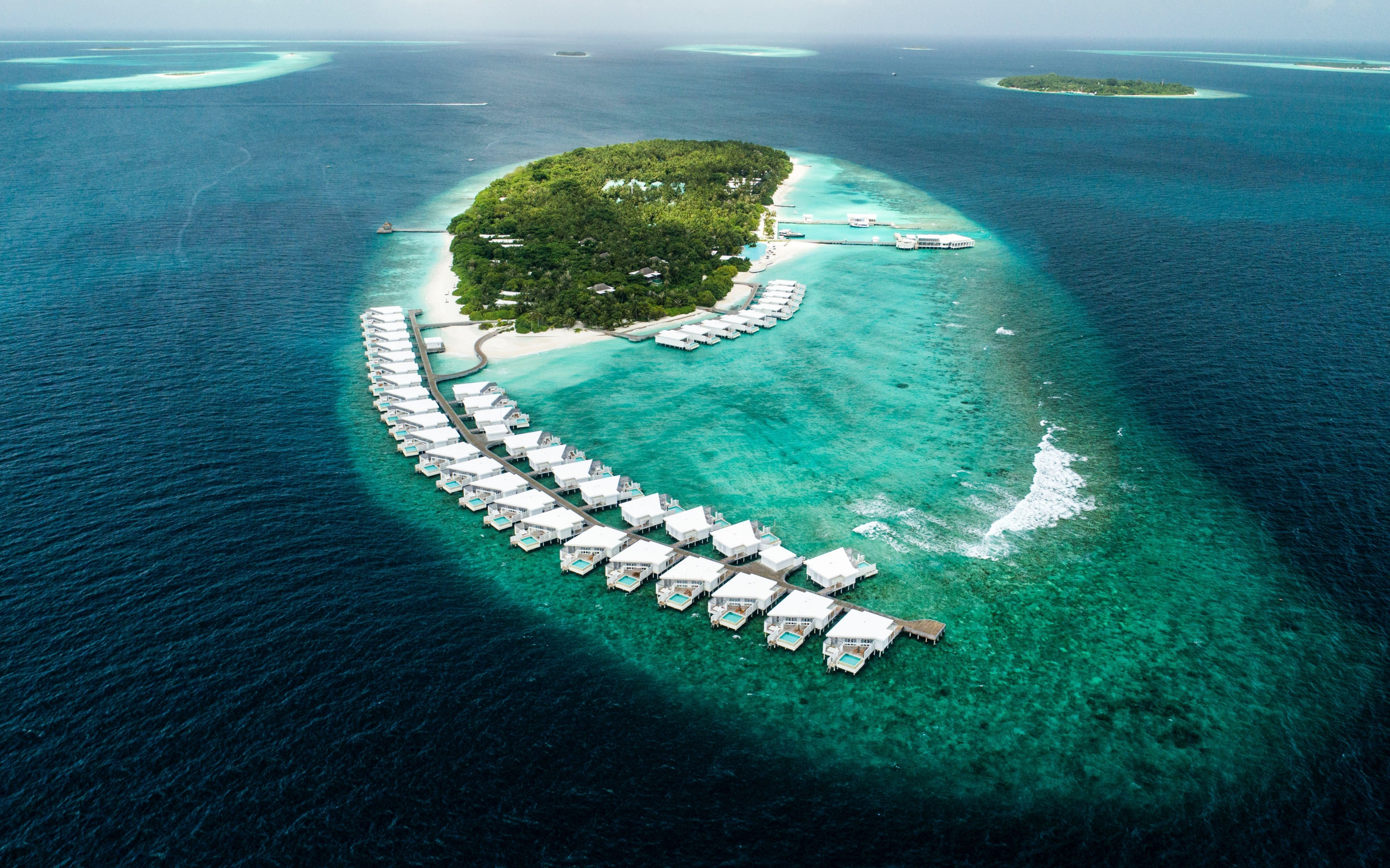 Maldives, aerial view, island, resort, sea, 2880x1800 wallpaper