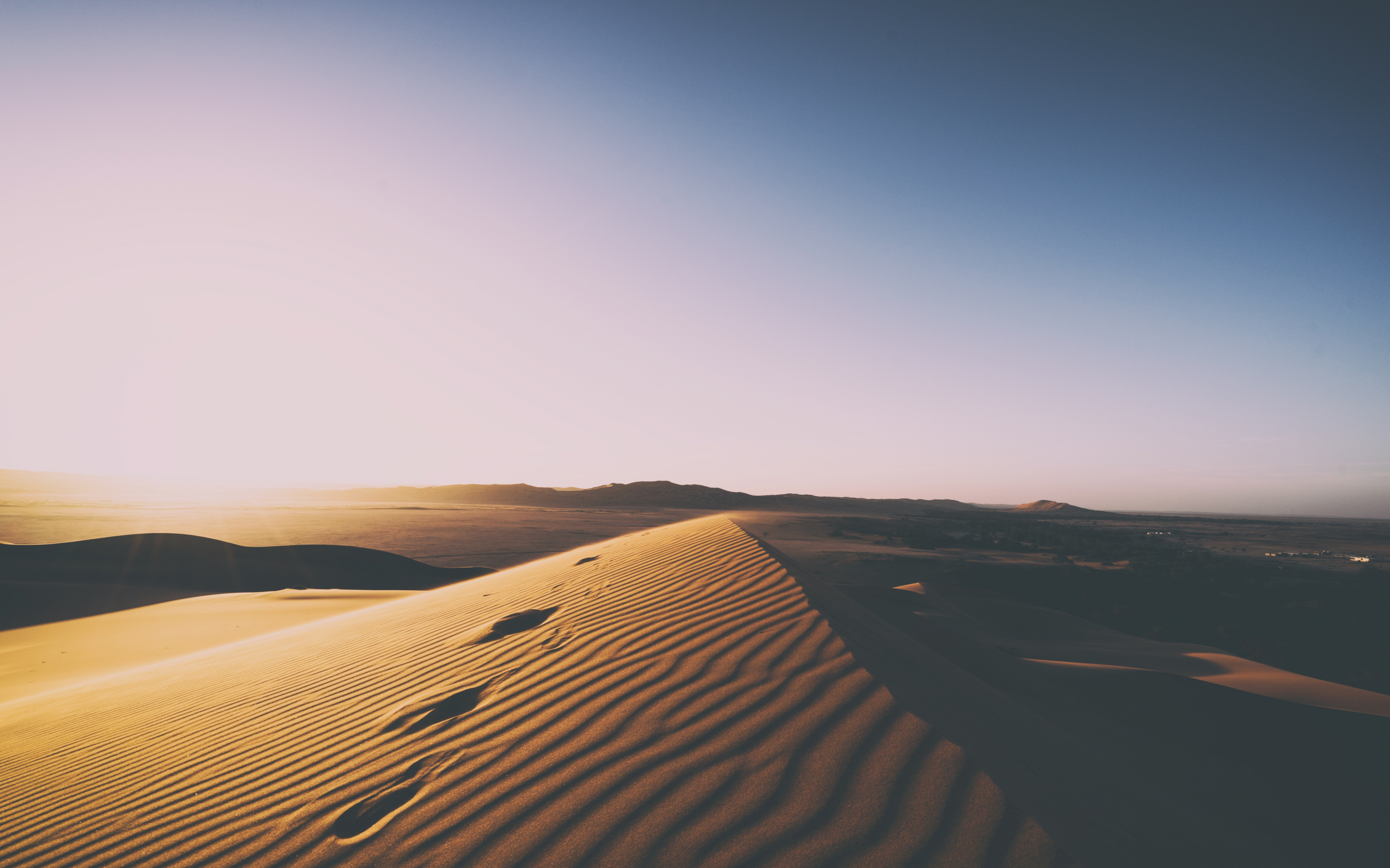 Desert, sunset, clean skyline, sand, dunes, 2880x1800 wallpaper