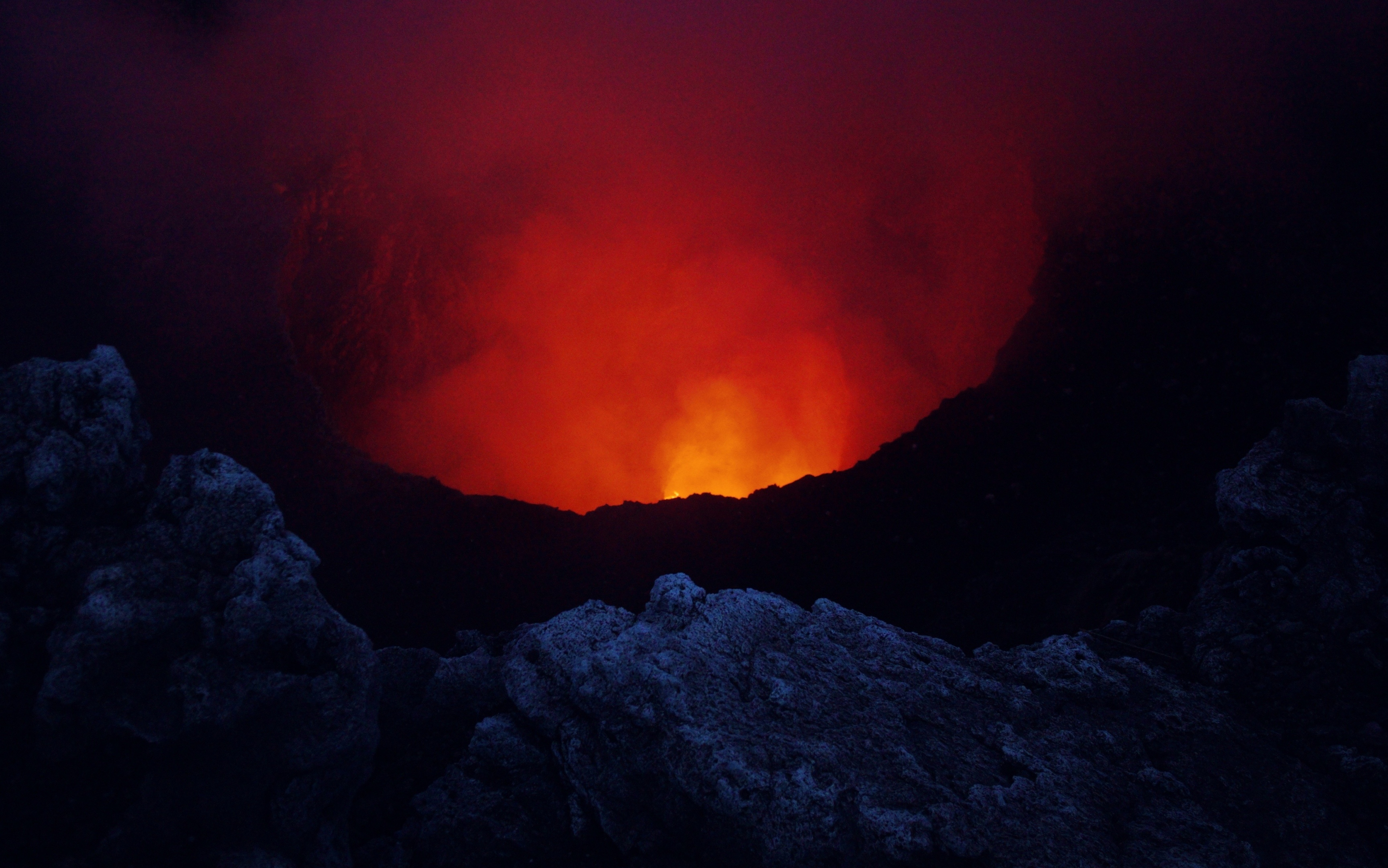 Volcano, dark, red fire, 2880x1800 wallpaper