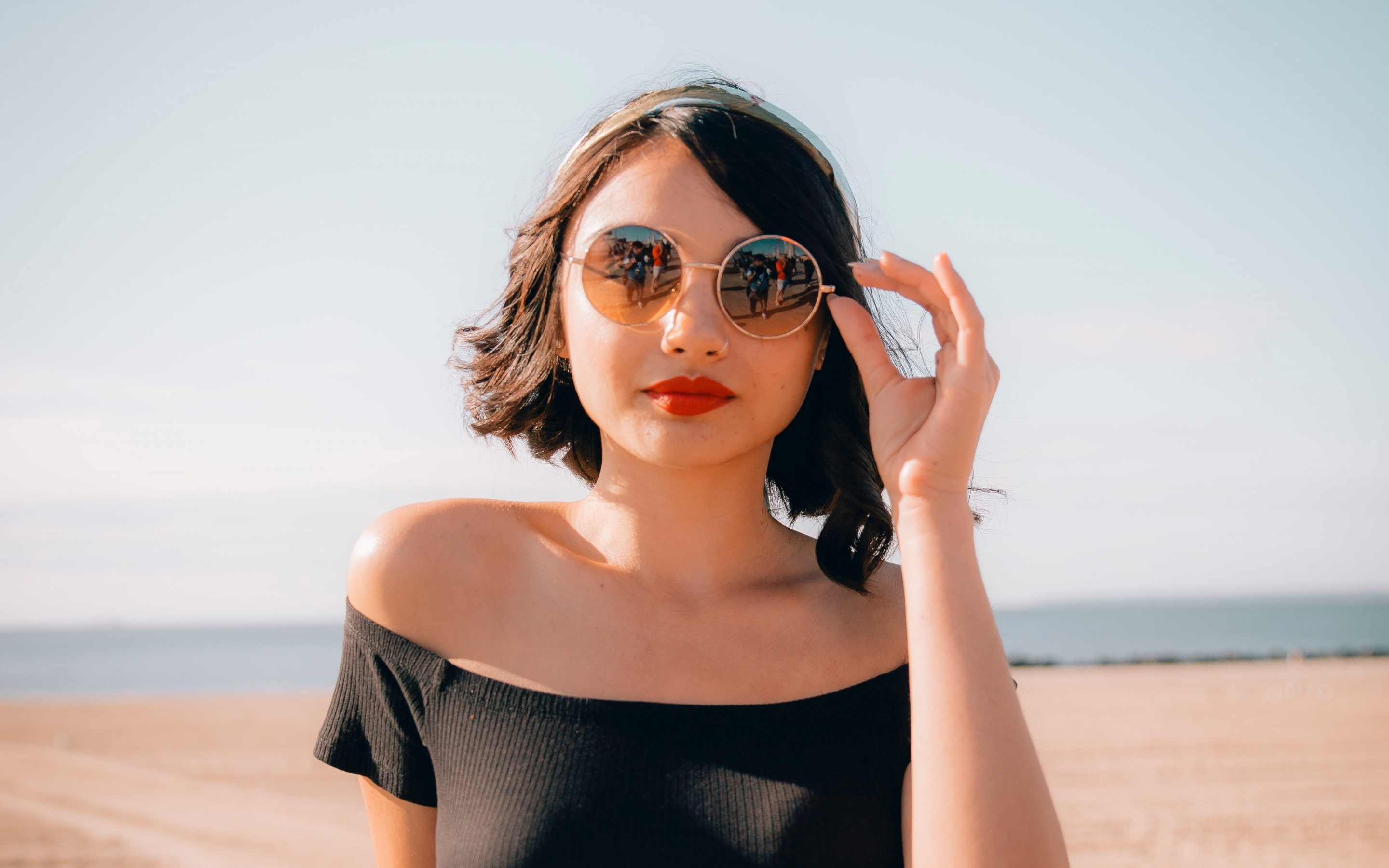 Sunglasses, outdoor, photoshoot, girl model, 2880x1800 wallpaper