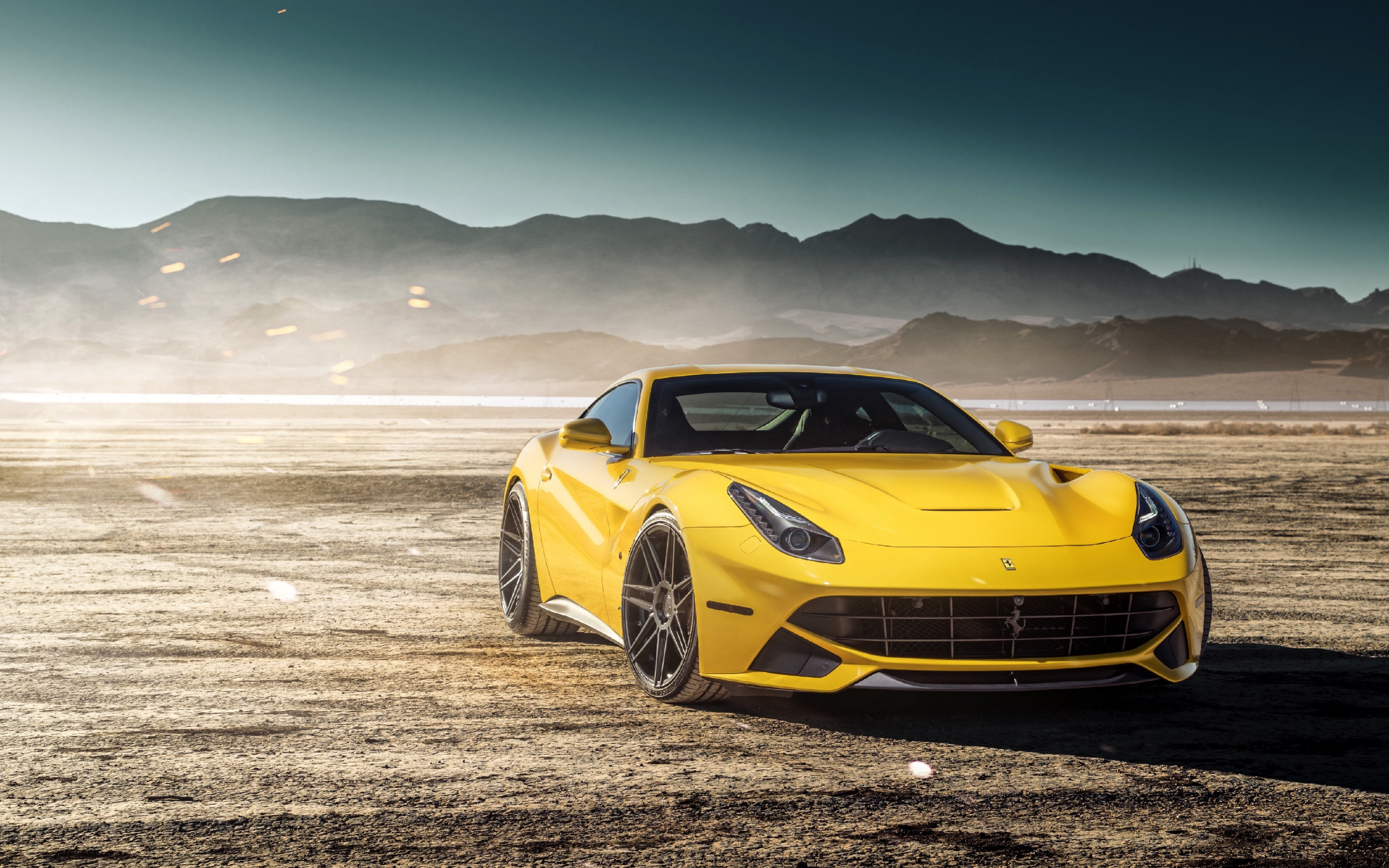 Luxurious, sports car, Ferrari F12berlinetta, 2880x1800 wallpaper