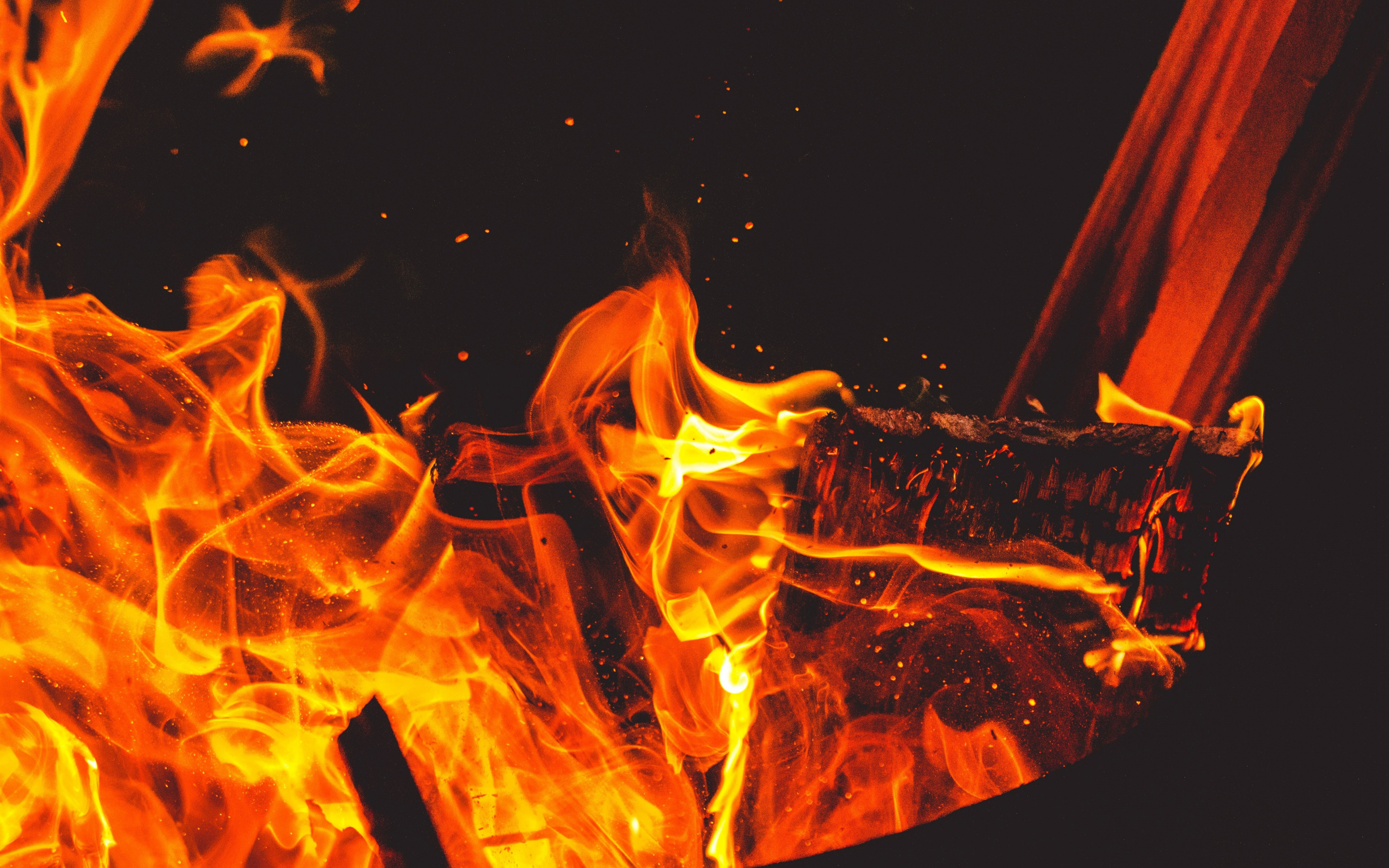 Bonfire, dark, fire, flames, 2880x1800 wallpaper