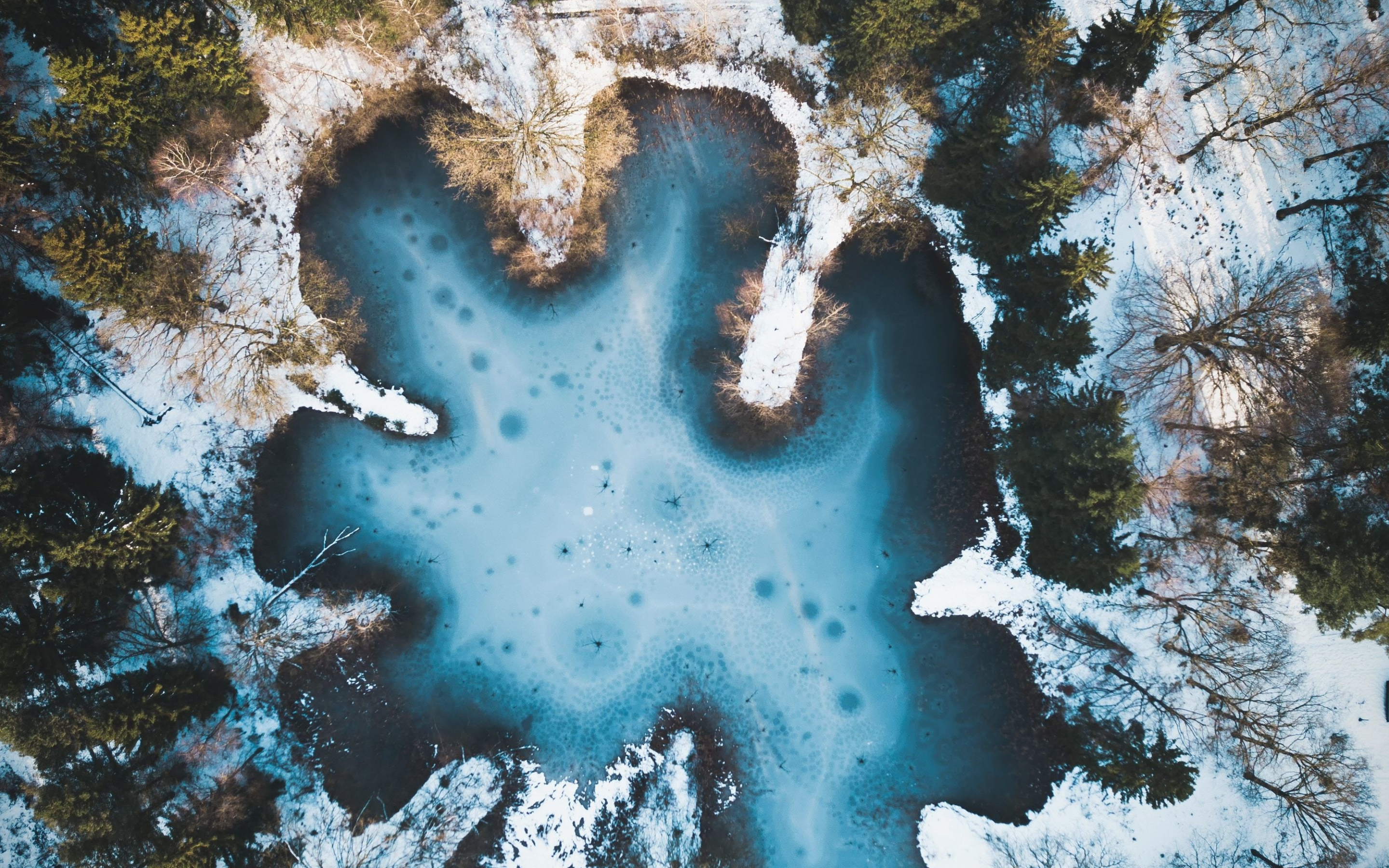 Pond, lake, winter, snow, aerial view, 2880x1800 wallpaper
