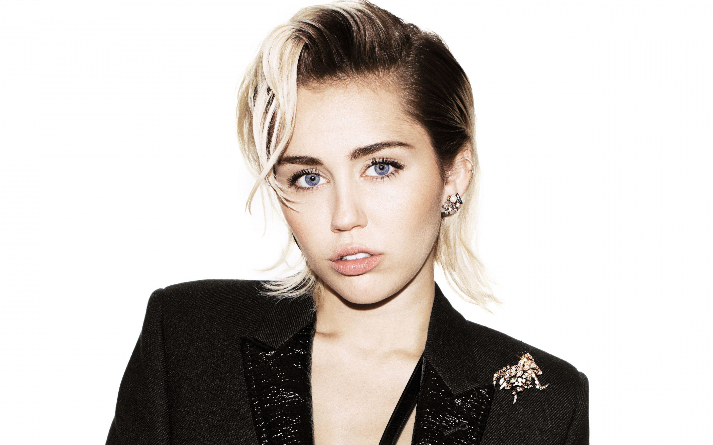 Blue eyes, Miley Cyrus, actress, 2880x1800 wallpaper
