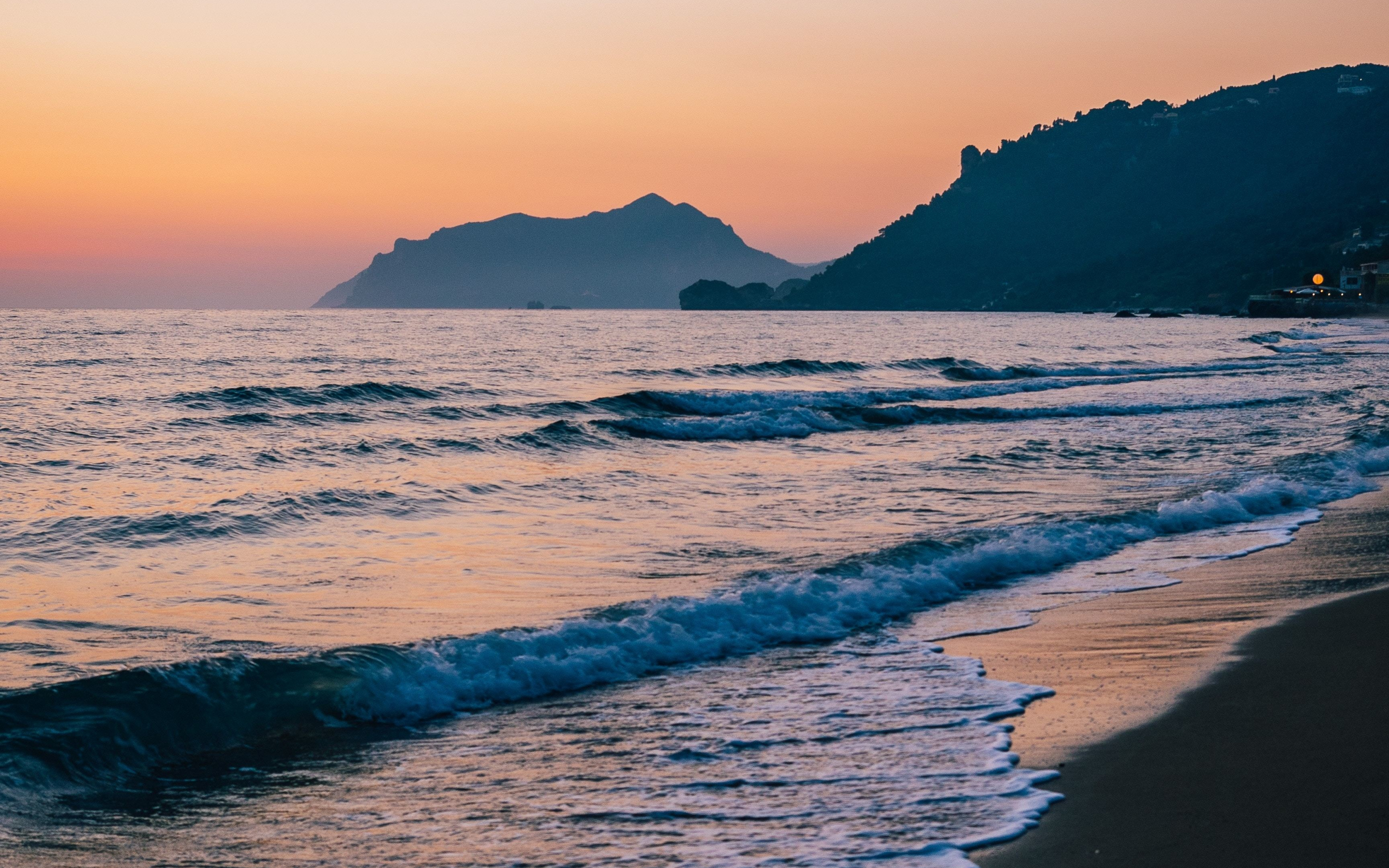 Gorfu, beach, dawn, Greece, sea waves, 2880x1800 wallpaper