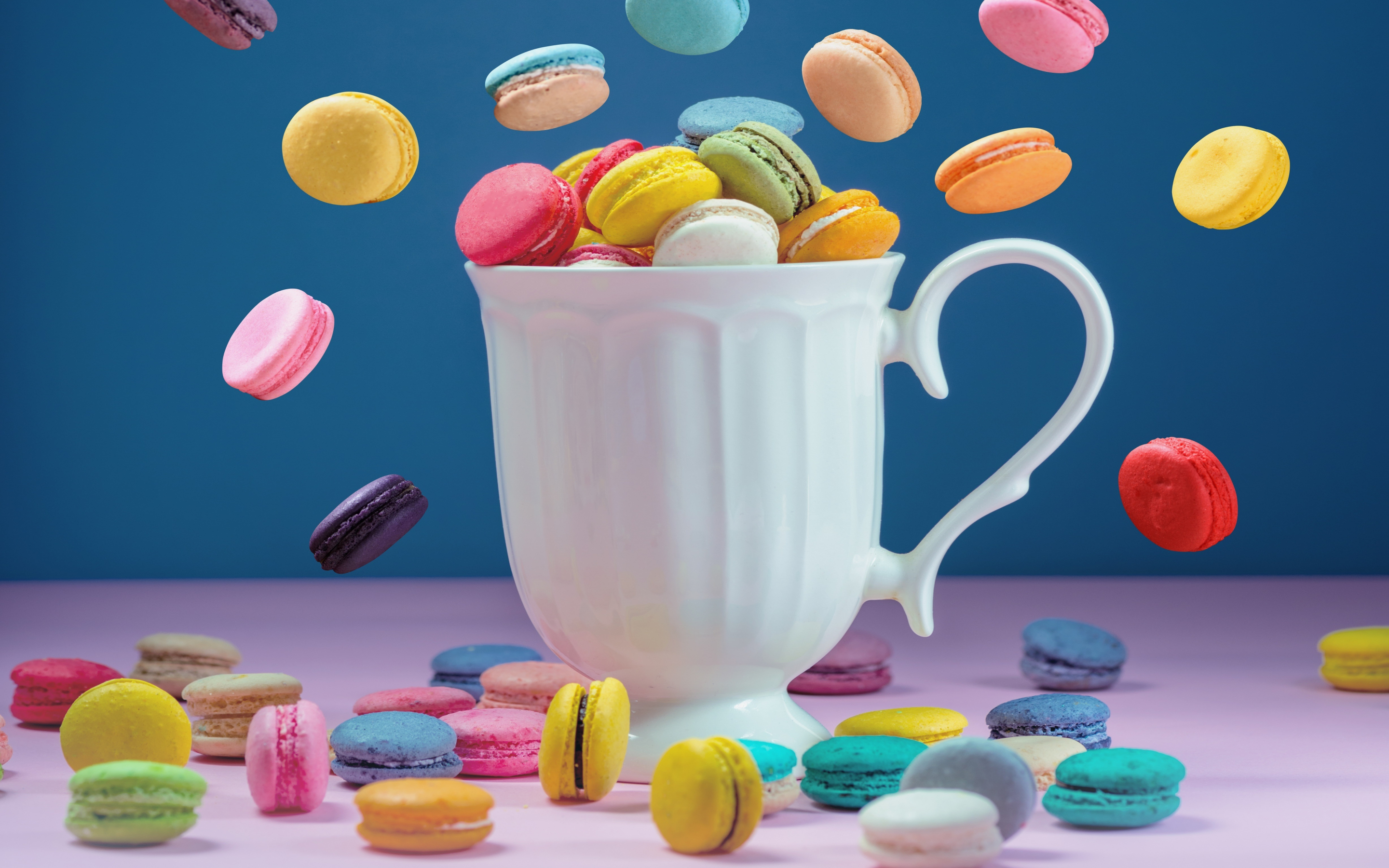 Sweets, colorful, macaron and cup, 2880x1800 wallpaper