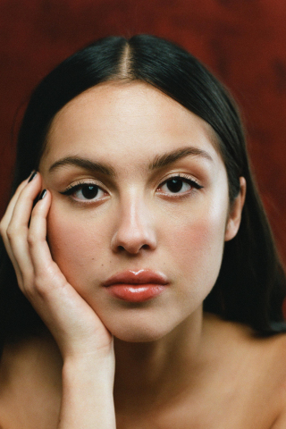 Close up, Olivia Rodrigo, 2023, actress, 240x320 wallpaper
