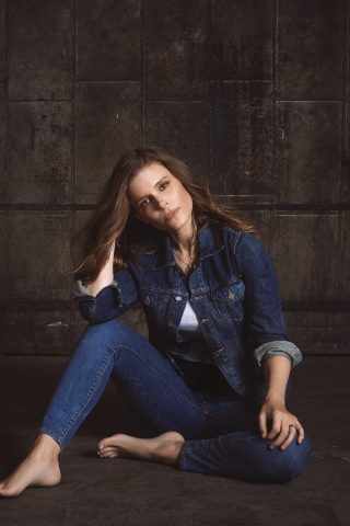Pretty actress, jeans outfit, Kate Mara, 2023, 240x320 wallpaper