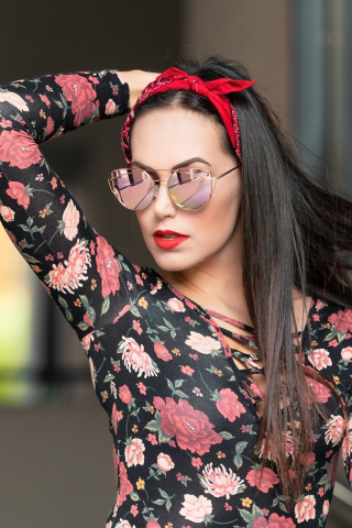 Sunglasses, girl model, dark hair, 240x320 wallpaper