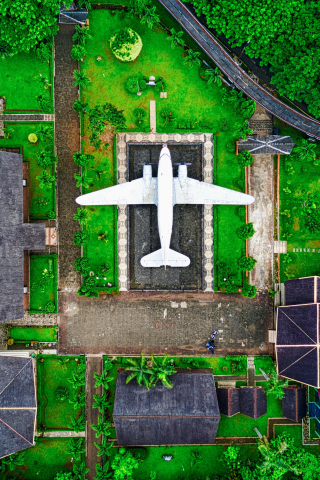 Aircraft, aerial view, house, 240x320 wallpaper