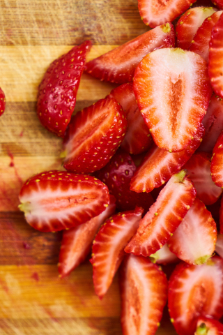 Strawberry, slices, fresh, fruits, red, 240x320 wallpaper
