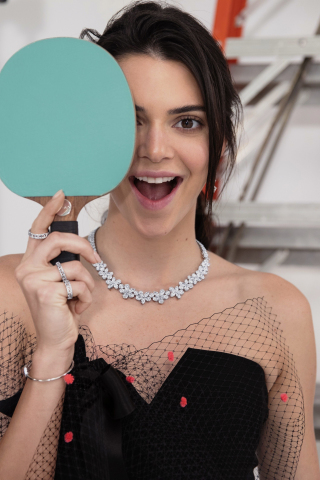 Smile, Kendall Jenner, actress, 2019, 240x320 wallpaper
