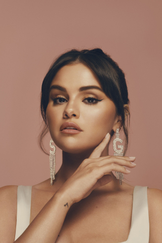 Selena Gomez, Rare Beauty, 2023, 240x320 wallpaper