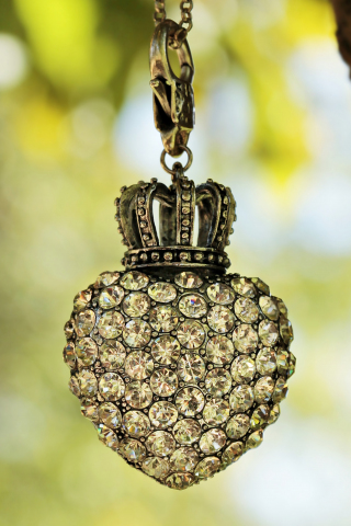 Keychain, heart, crown, jewellery, bokeh, 240x320 wallpaper