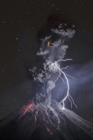 Mount Agung, Volcano, eruption, smoke, 240x320 wallpaper