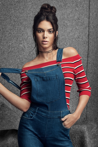 Kendall Jenner, jeans outfit, 2018, 240x320 wallpaper