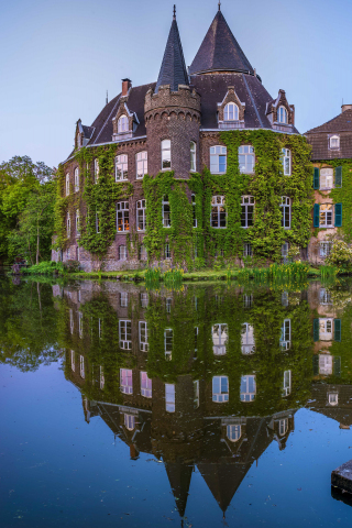 Castle, lake, old architecture, reflections, 240x320 wallpaper