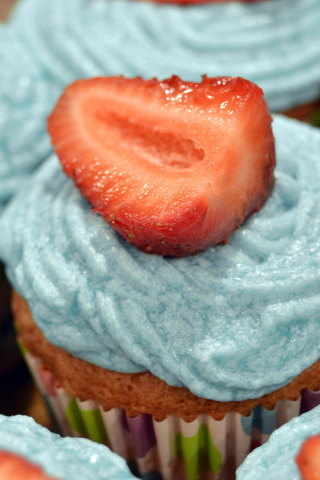 Cupcakes, strawberry, slices, food, dessert, 240x320 wallpaper
