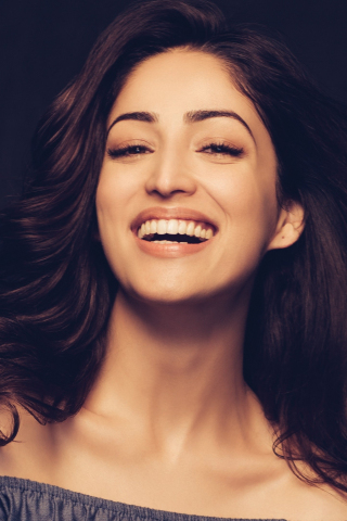 Yami Gautam, smile, pretty actress, 240x320 wallpaper