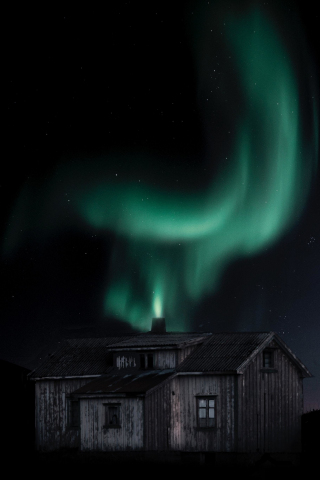 Hut, northern lights, night, 240x320 wallpaper