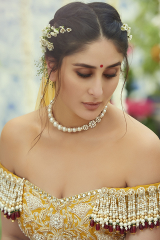 Kareena Kapoor, wedding outfit, photoshoot, 2018, 240x320 wallpaper