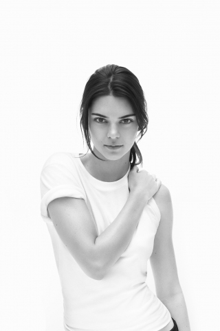 Kendall Jenner, monochrome, supermodel, 2018, 240x320 wallpaper