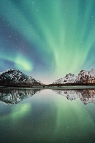 Northern lights, snow mountains, reflections, lake, reflections, 240x320 wallpaper