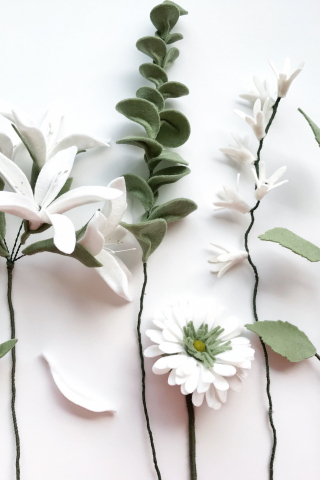 White flowers, green leaves, fresh, 240x320 wallpaper