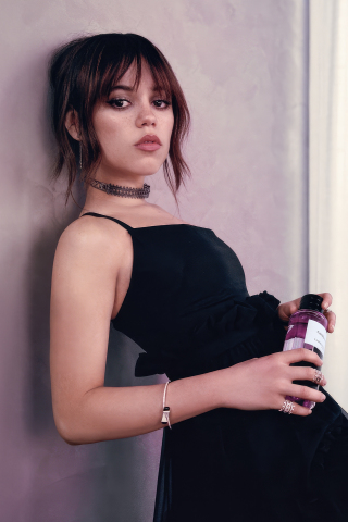 Jenna Ortega, 2023, black dress, 240x320 wallpaper