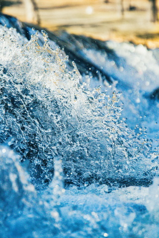 Blue water splashes, macro, 240x320 wallpaper