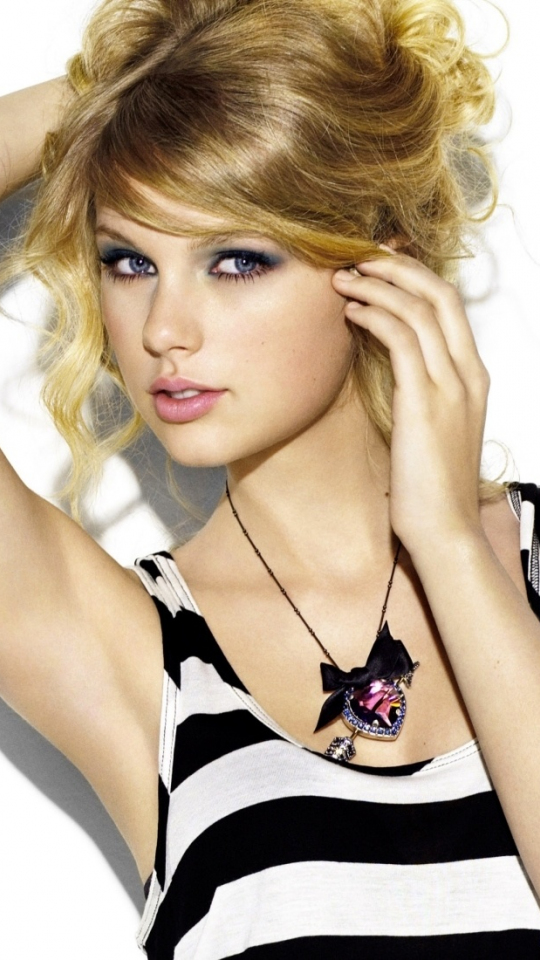 Download Wallpaper 540x960 Makeup Blonde Beautiful Taylor Swift Samsung Galaxy S4 Mini