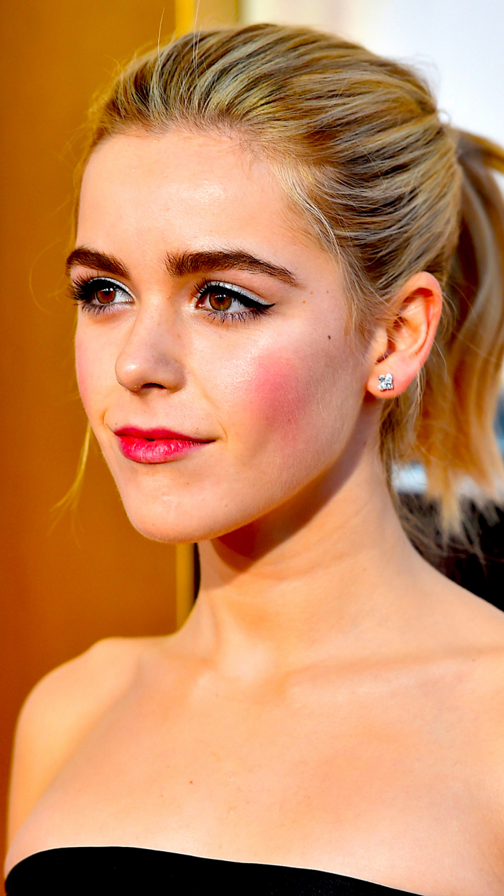 Download Wallpaper 720x1280 Kiernan Shipka Beautiful Actress Samsung Galaxy Mini S3 S5 Neo