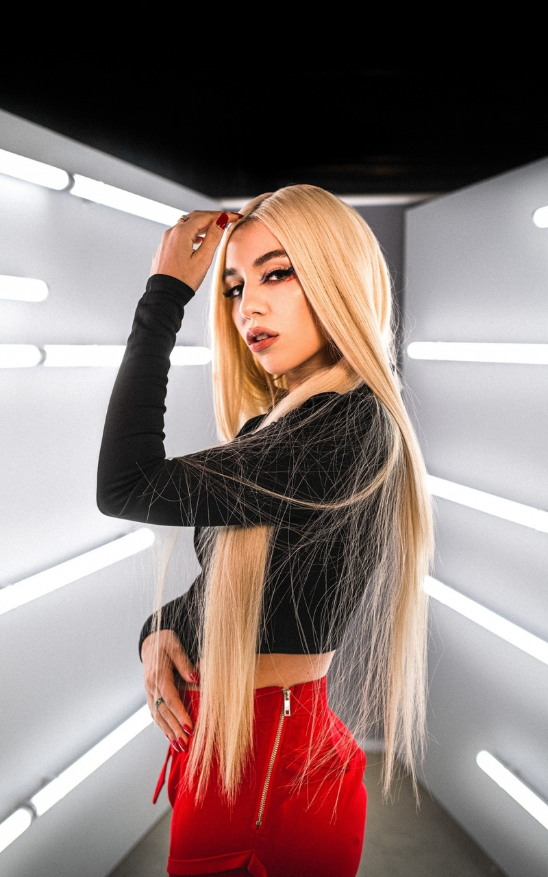 Download wallpaper 800x1280 pretty and beautiful ava max, samsung galaxy  note gt-n7000, meizu mx 2, 800x1280 hd background