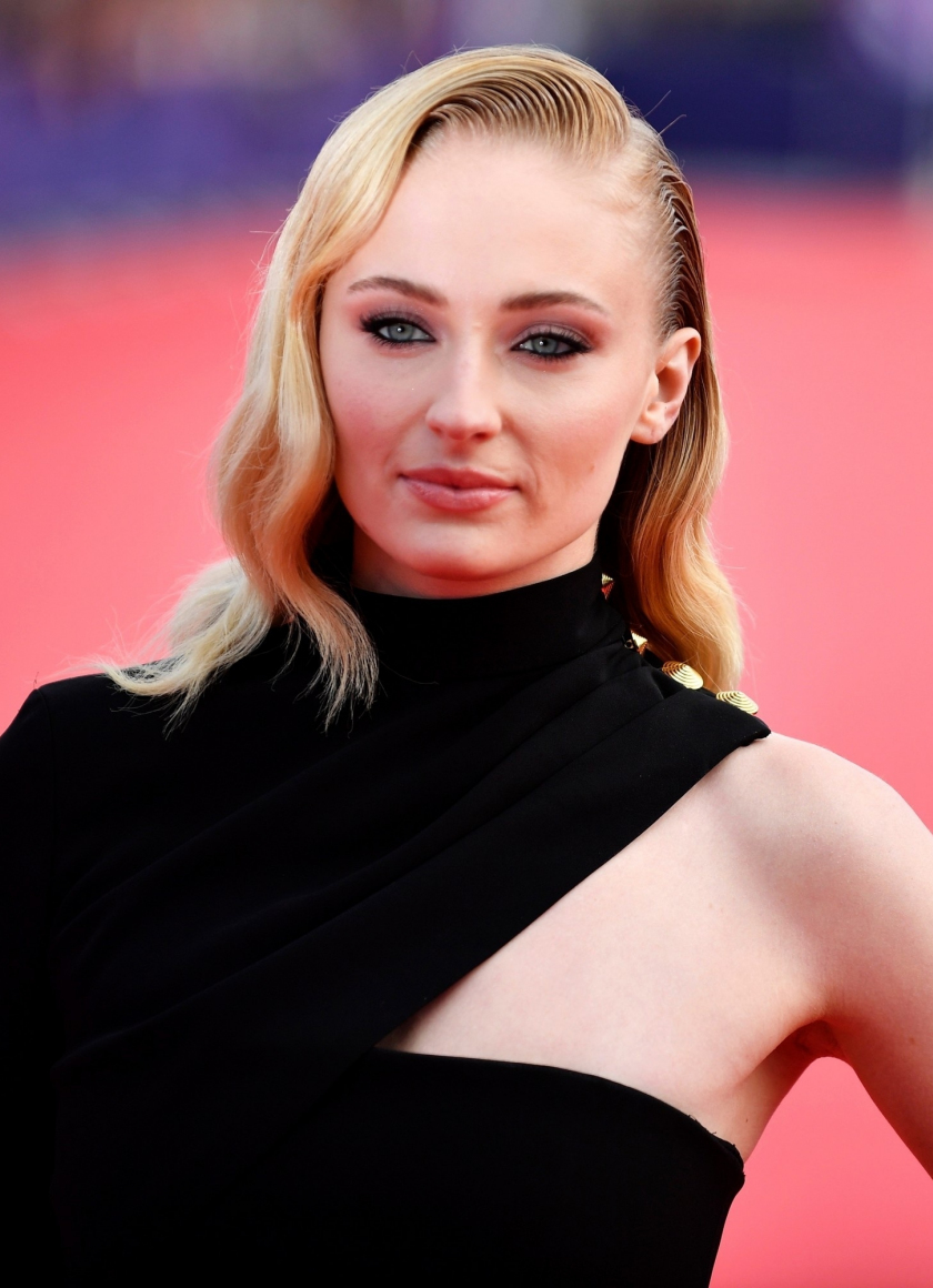 Download wallpaper 840x1160 blonde, black dress, sophie turner, iphone ...