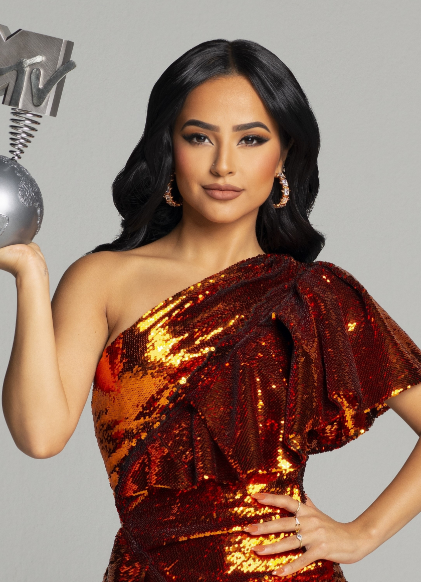 Download wallpaper 840x1160 celebrity, mtv award, becky g, iphone 4 ...