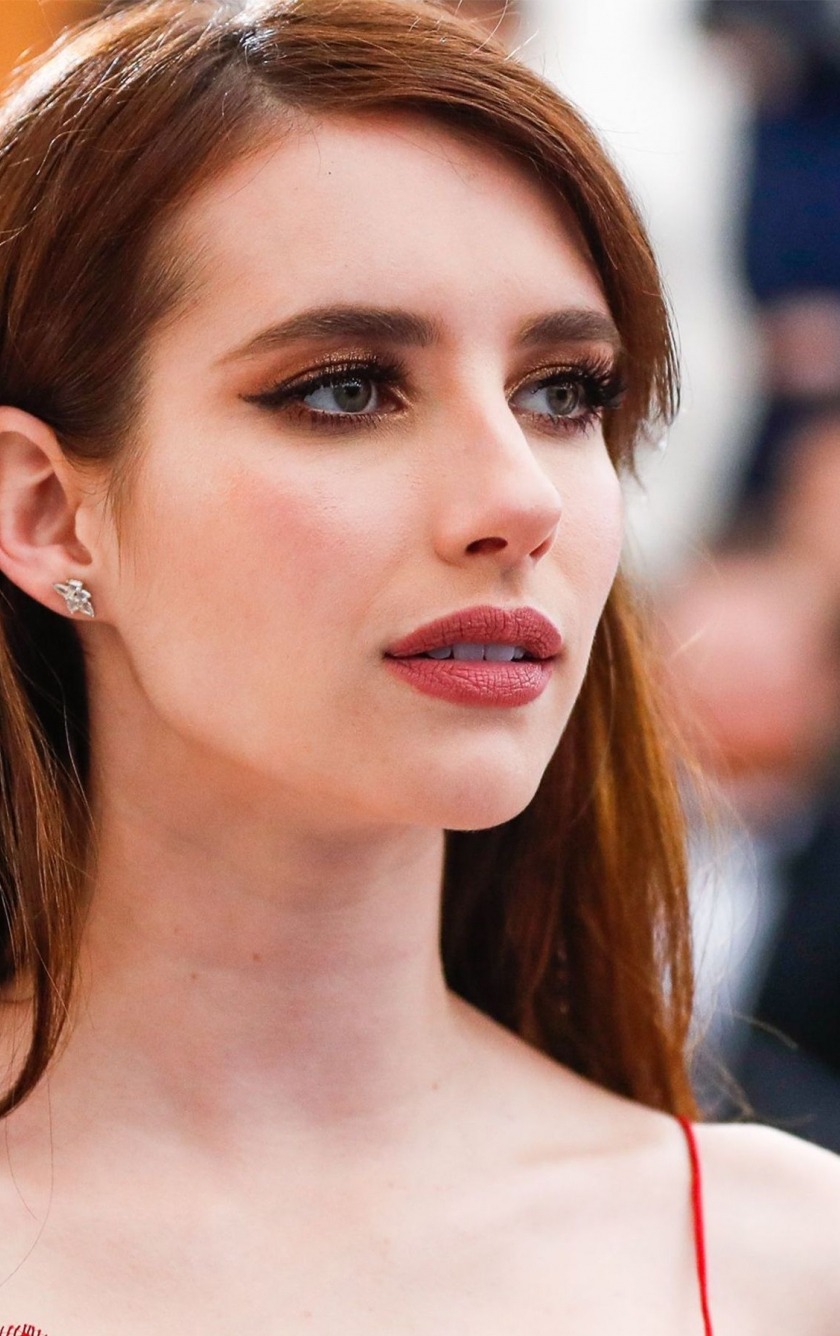 Download Wallpaper X Emma Roberts Met Gala Celebrity Iphone Iphone S Iphone C