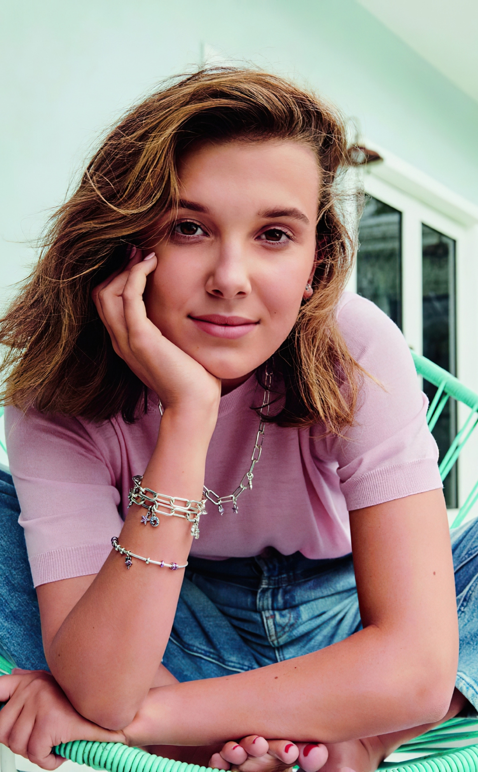 Download wallpaper 950x1534 millie bobby brown, smile, actress, 2020 ...