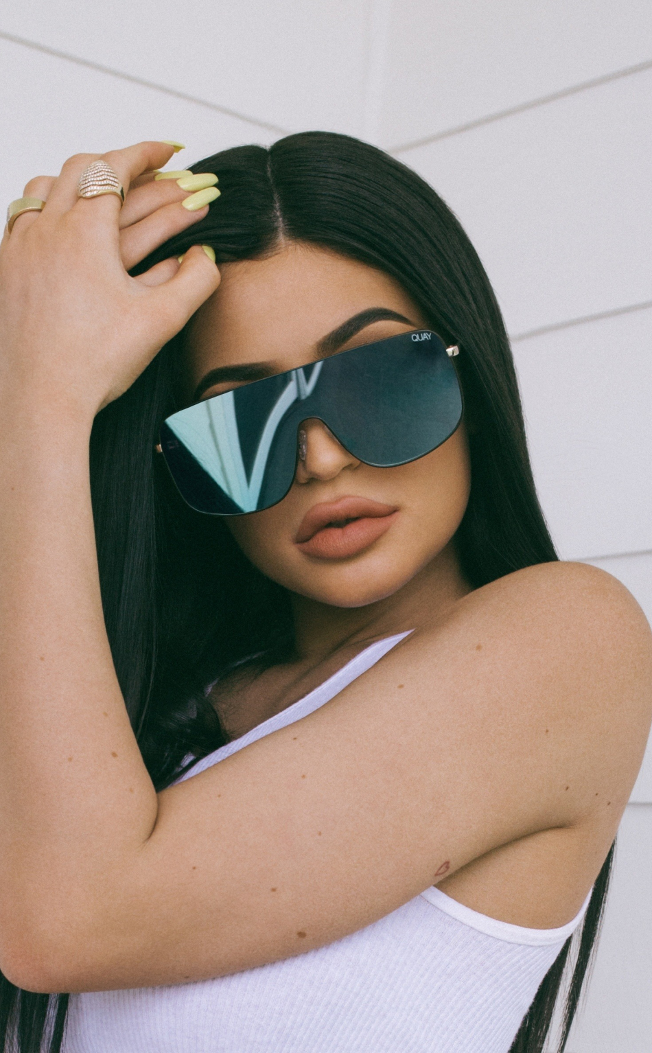 Download 950x1534 wallpaper kylie jenner, 2018, quay, x drop two ...