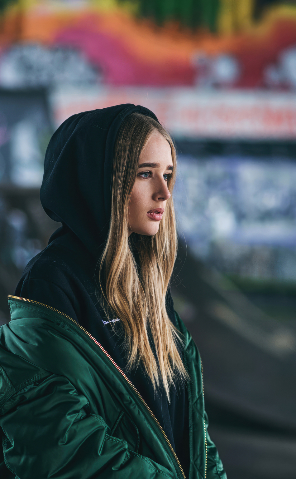 Download wallpaper 950x1534 girl in hoodie, pretty and blonde, iphone ...