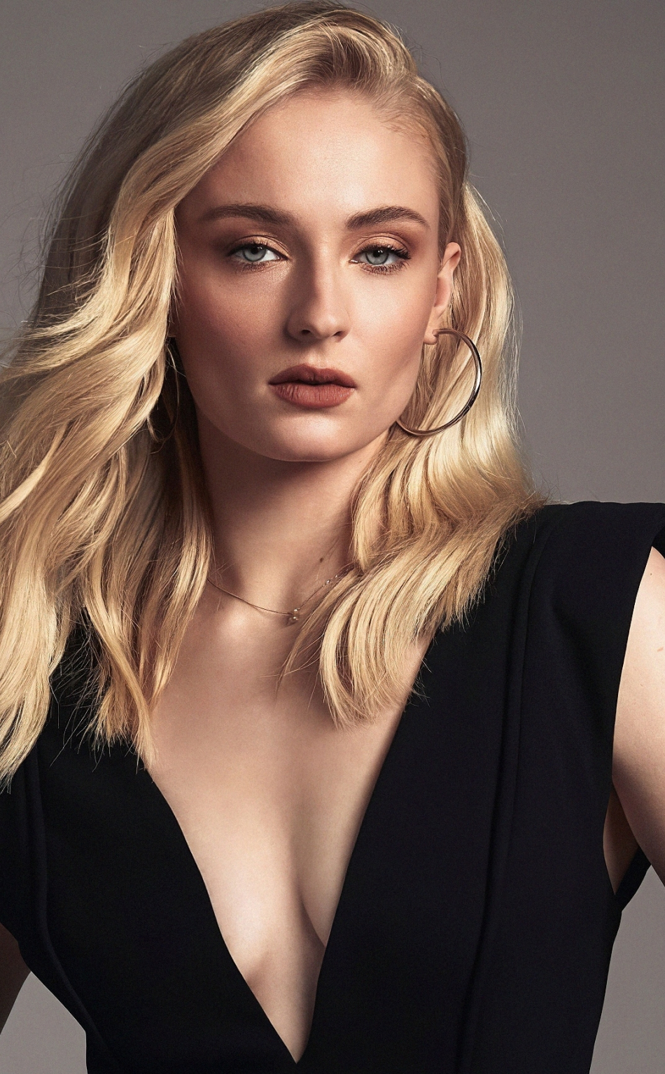 Download wallpaper 950x1534 famous actress, celebrity, sophie turner, iphone,  950x1534 hd background, 23777