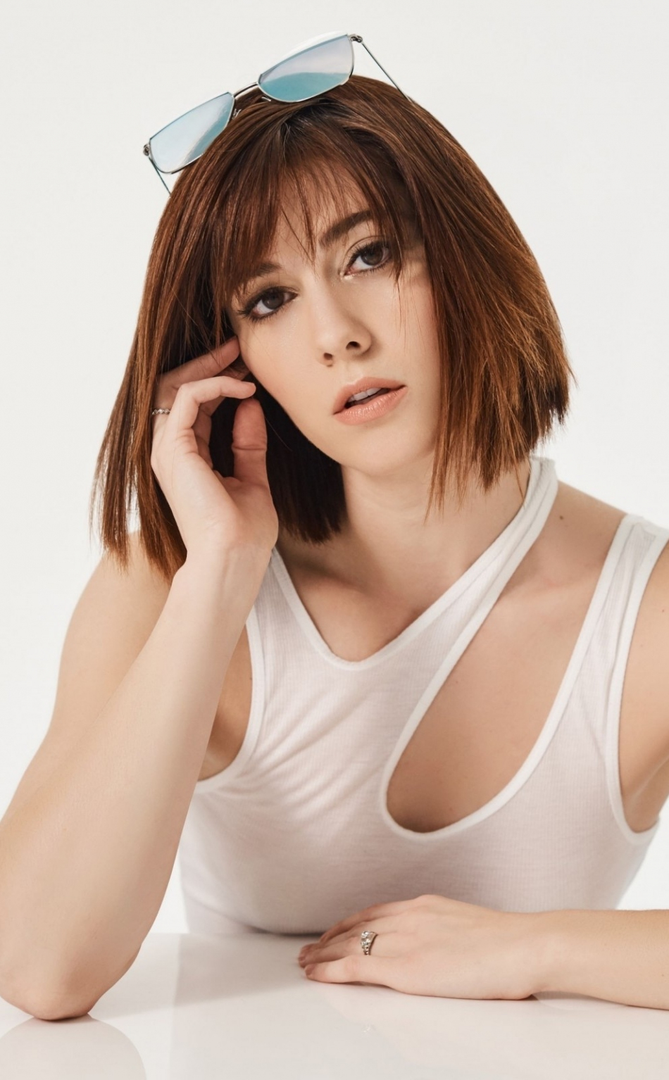 Download wallpaper 950x1534 mary elizabeth winstead, red head, celebrity,  iphone, 950x1534 hd background, 14981