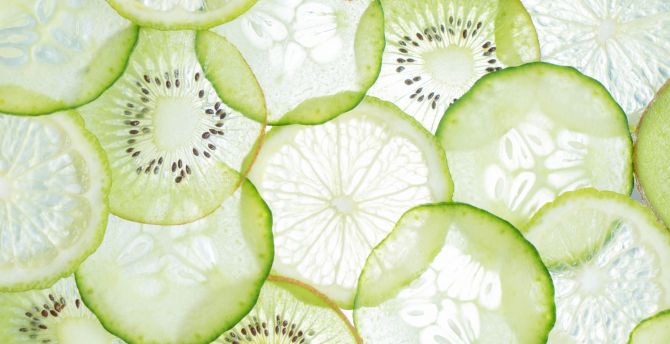 Kiwifruits, slices, close up wallpaper